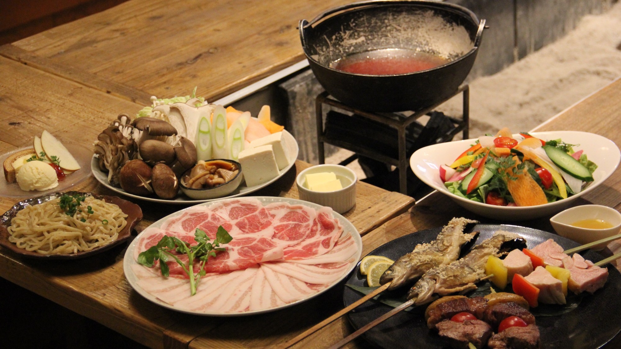 【新スタンダードプラン】レストラン・リブランドOPEN♪カラフルな『部屋』＋レトロな『囲炉裏』2食付