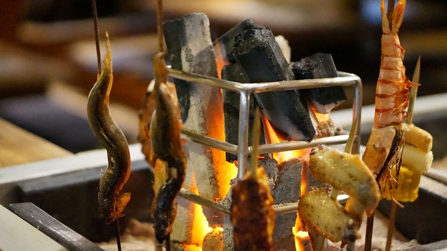 焼いて楽しい！食べておいしい！いろり料理