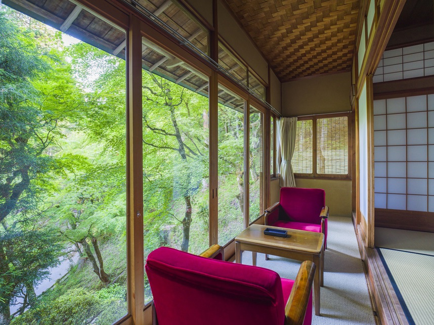 【別館 露天風呂付き客室 山吹之間】別館の最も奥にあり、質素な中に気品が漂い、落ち着きのあるお部屋。