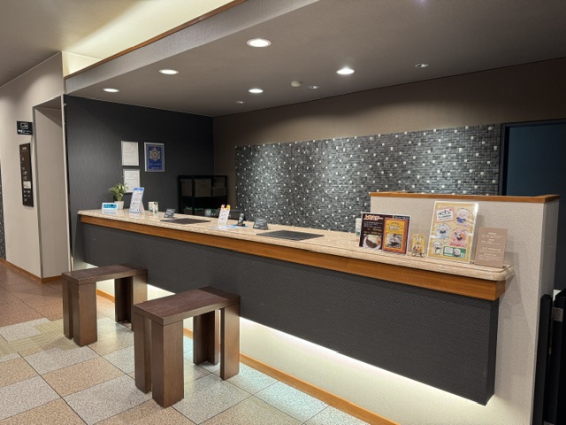 フロントカウンター