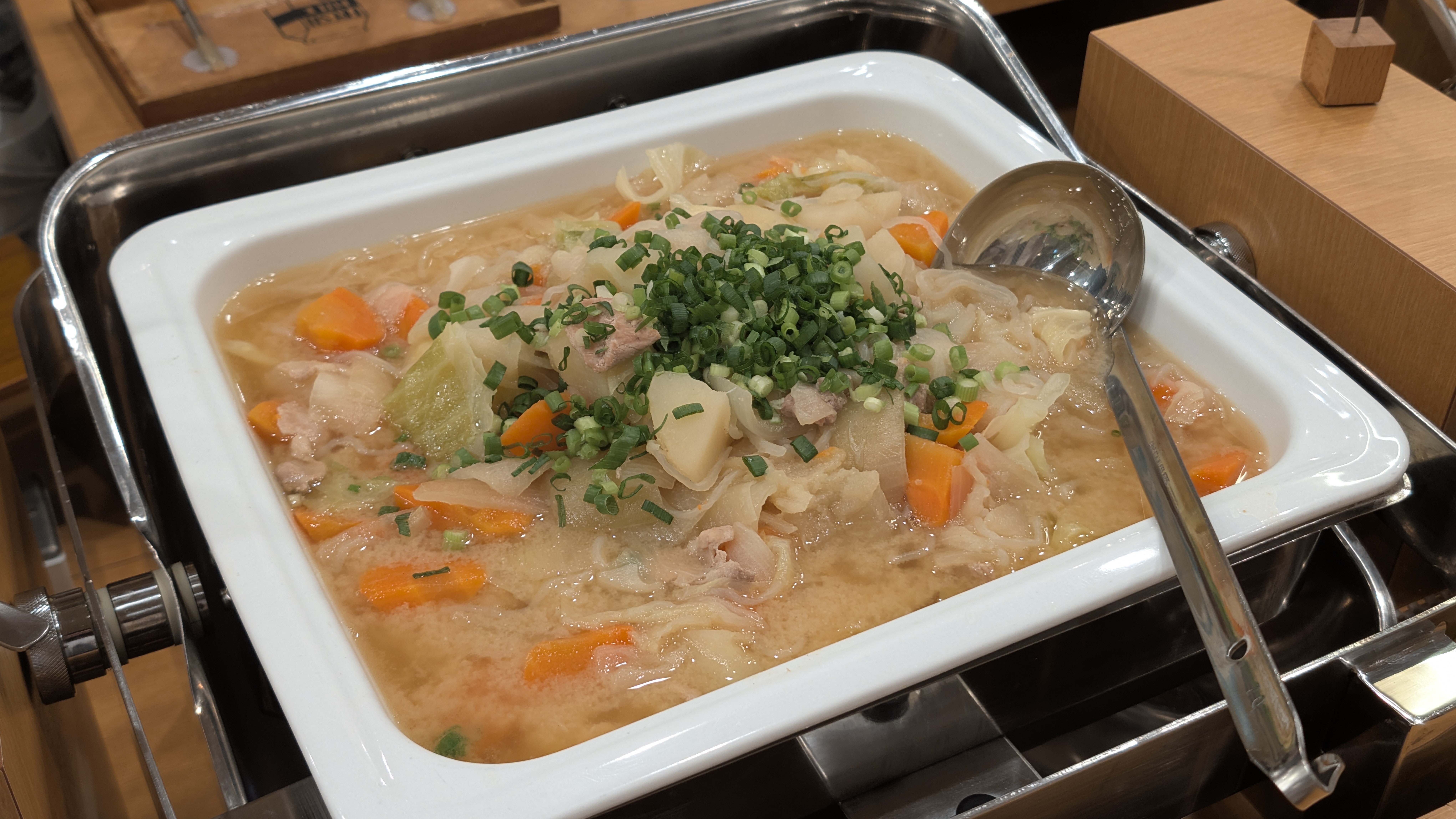 【朝食スタッフ特製】豚汁