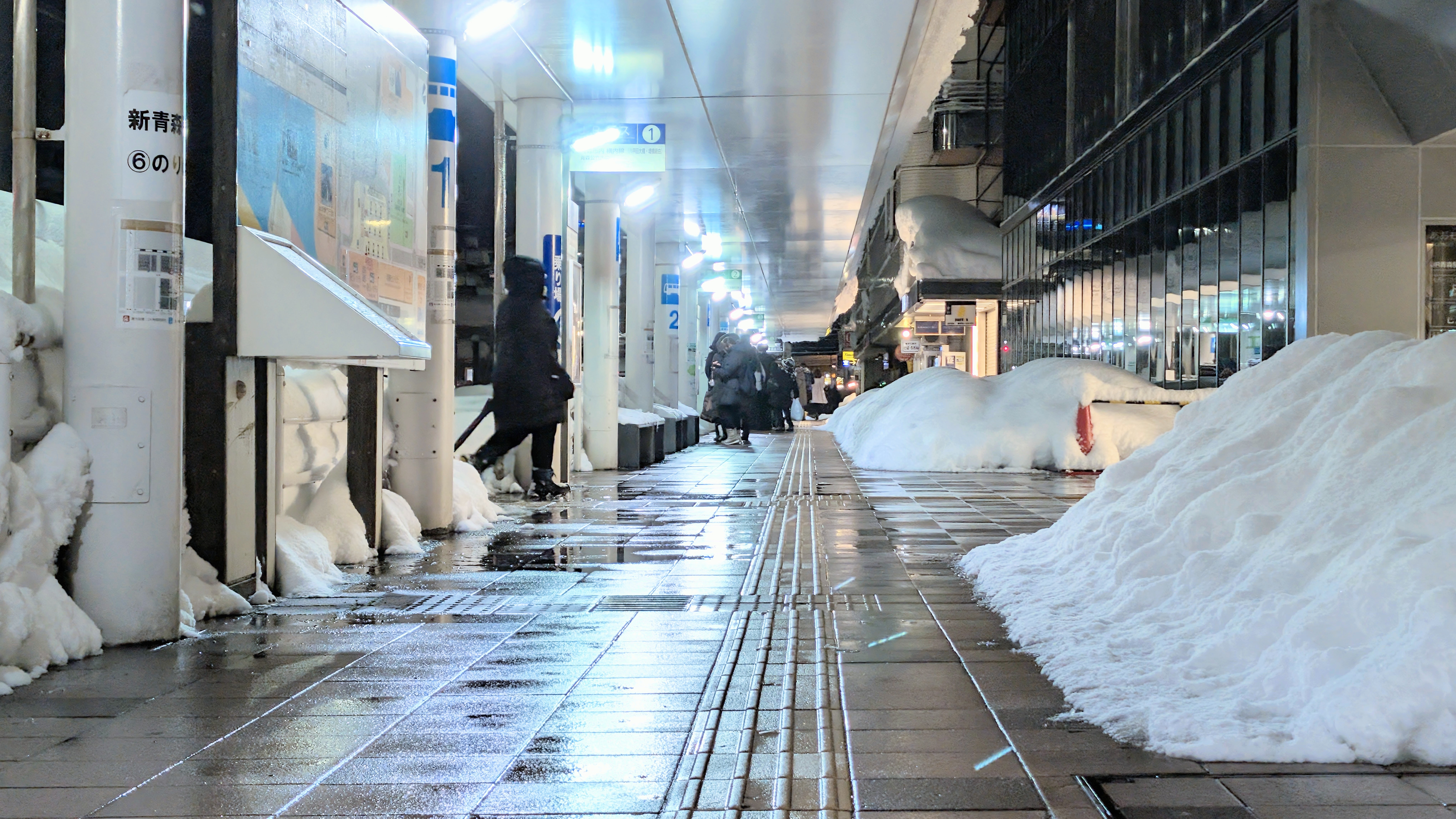 冬季バス停留所