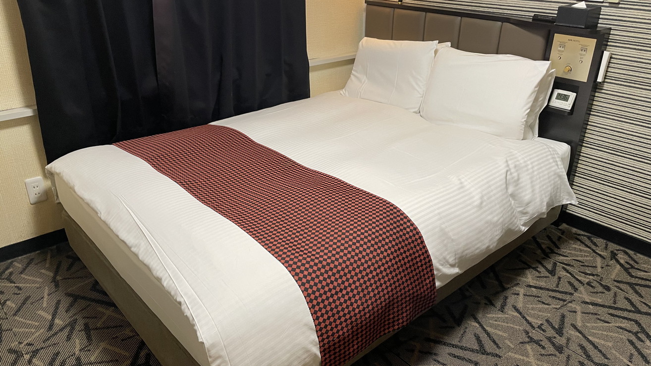 ダブル喫煙可（１６．５平米　ベッド幅１４０ｃｍ）