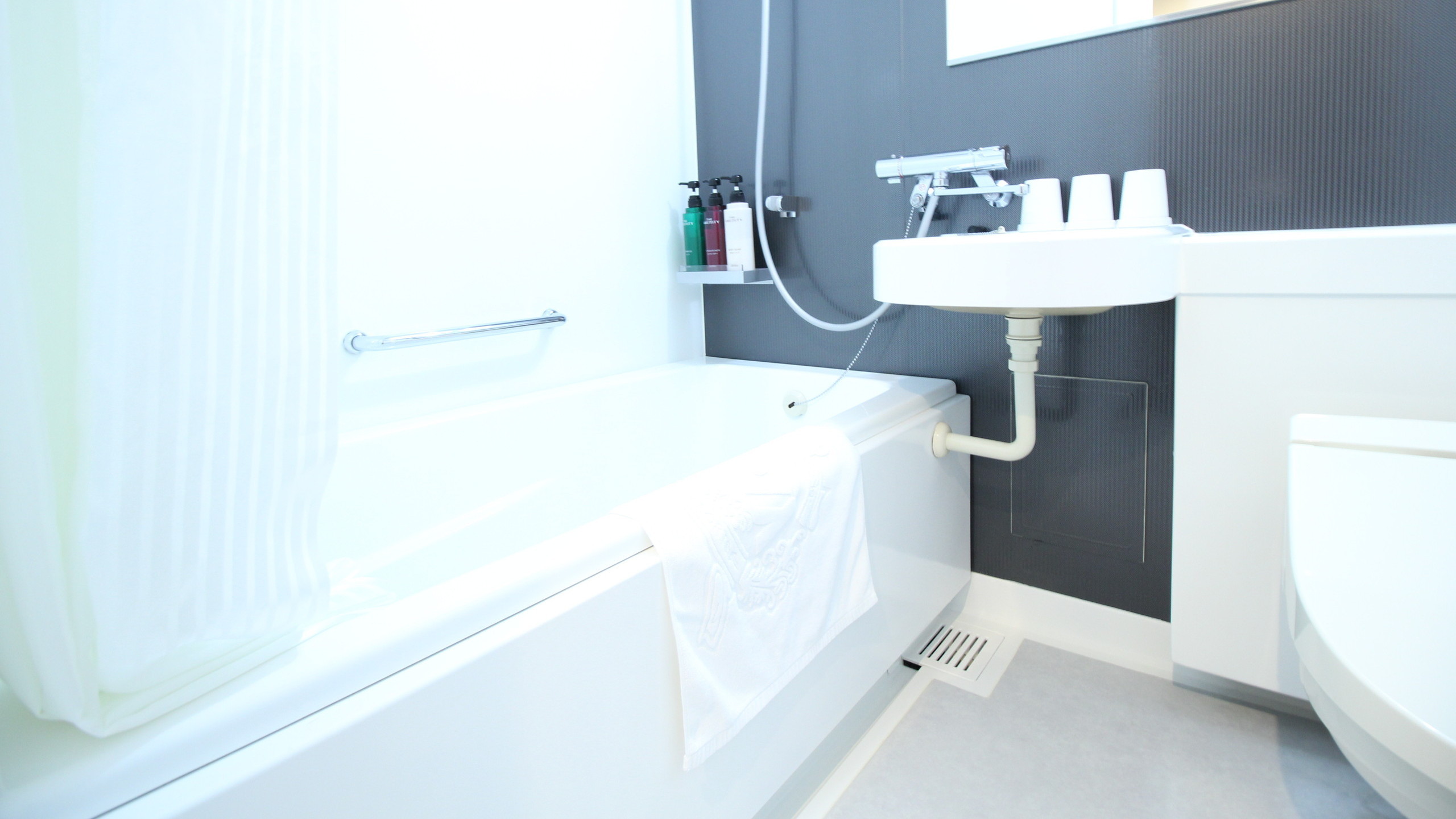 トリプルルーム（バスルーム）