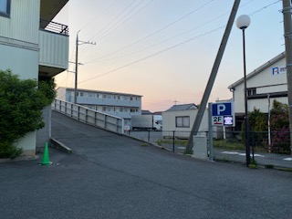 立体駐車場2F入口