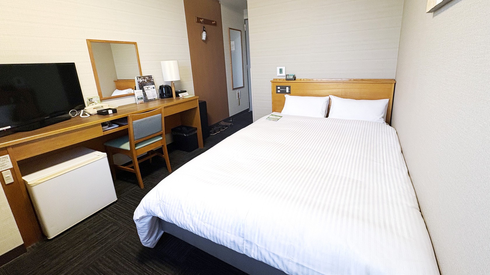 スタンダードセミダブルルーム