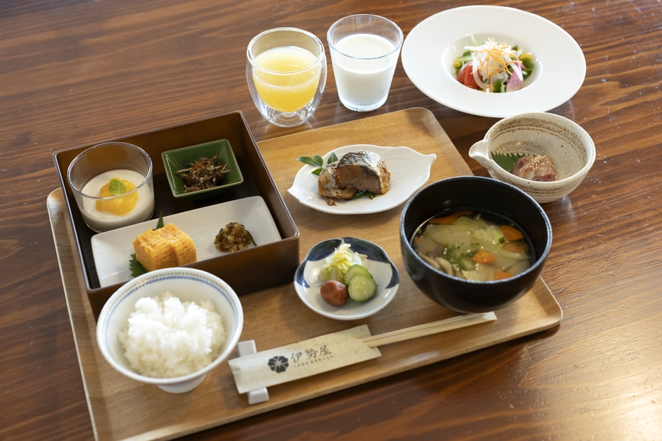 【一泊朝食プラン】遅い到着でも安心！温泉付客室でゆったり寛ぐ小浜旅♪