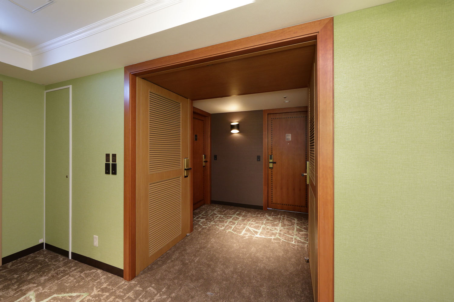 コネクトルーム／34+34平米／スタンダード(10〜19階)