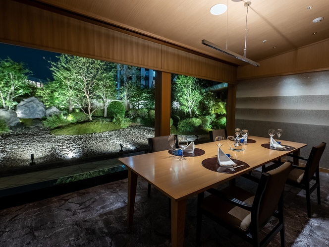 日本料理「木の花」完全個室の会席ディナー