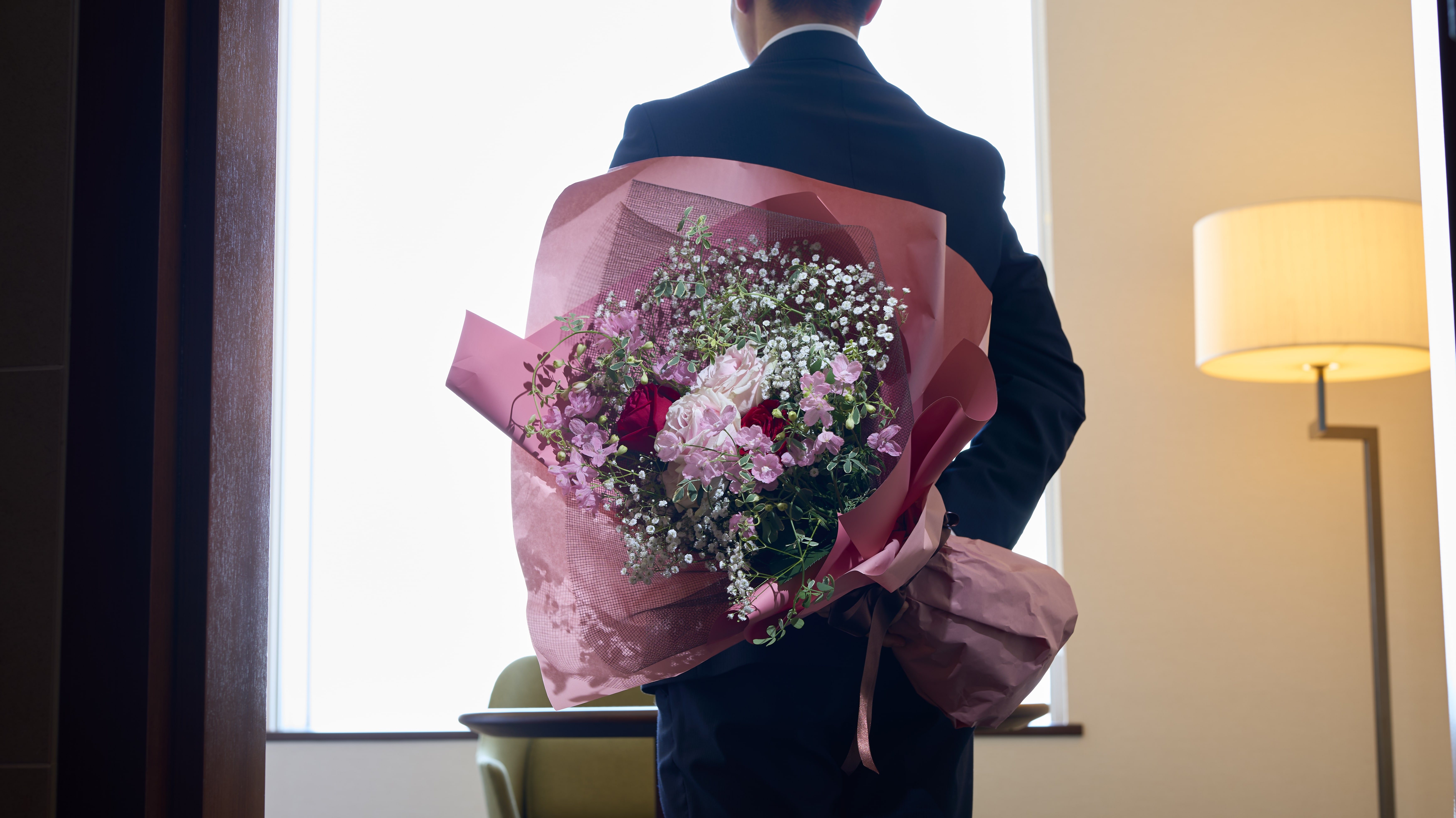 記念日イメージ│花束│プロポーズ、サプライズのお祝い│ルームサービス、お部屋にセットどちらも可