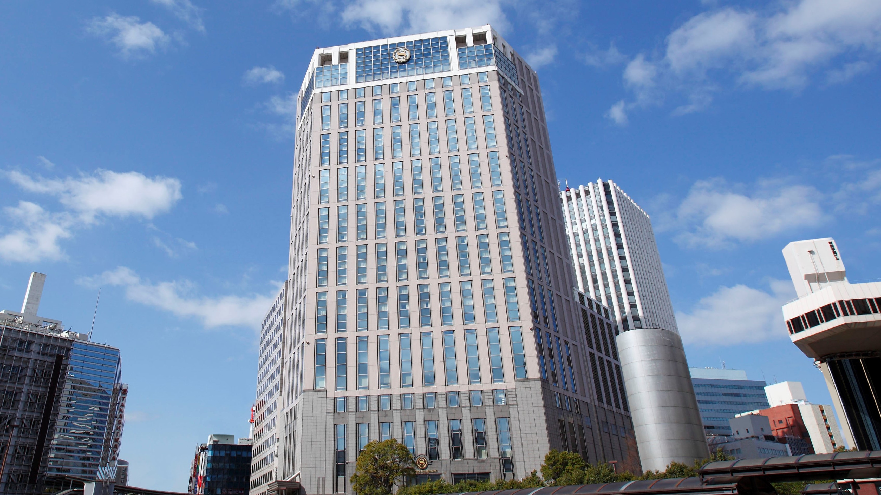 横浜ベイシェラトン ホテル&タワーズの外観(昼)