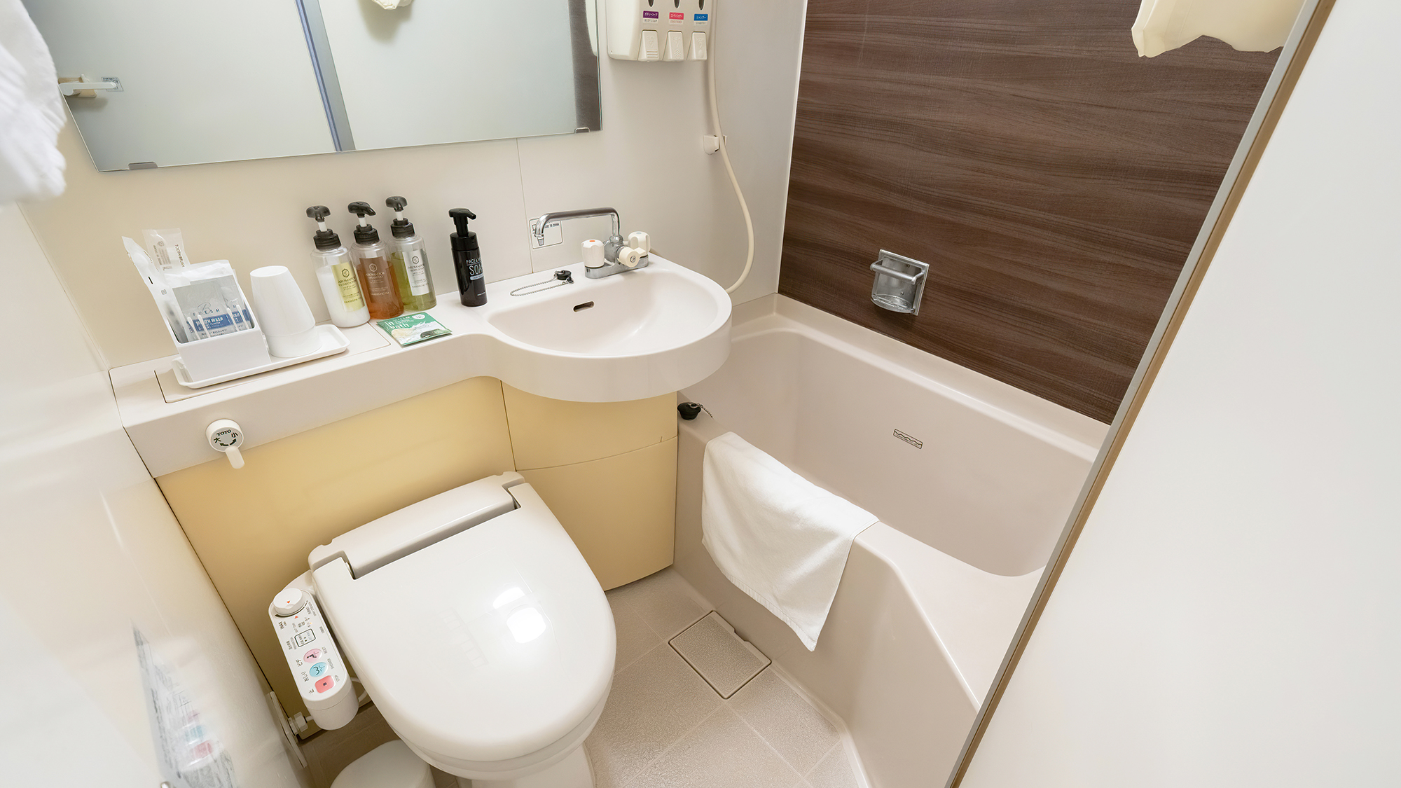 【バス／トイレ】全室ユニットバスになります。（温水洗浄便座完備）