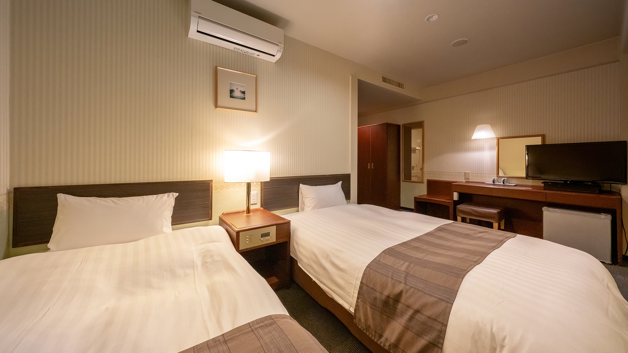 【DXツイン】セミダブル＋シングルで、ご家族のご旅行にもぴったりのお部屋