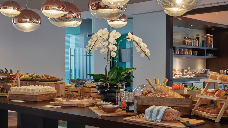 MoMo Caf&eacute; レストラン