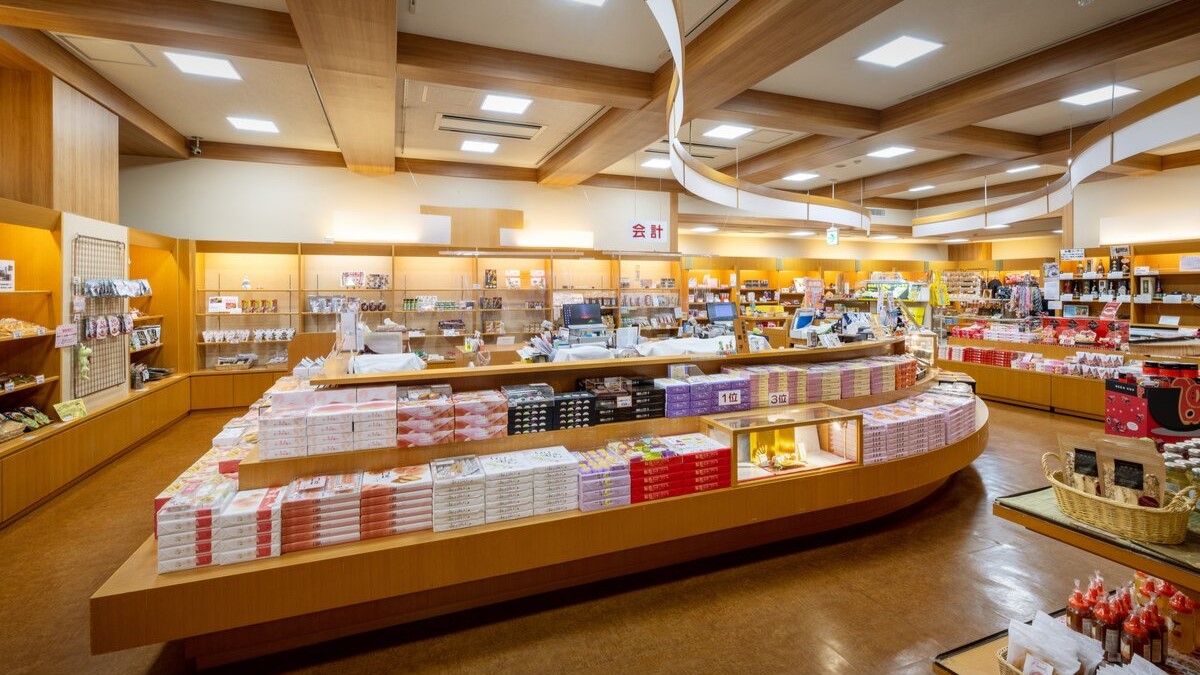 【売店】旅の思い出に！福島のお土産やおやつなど豊富に揃えております