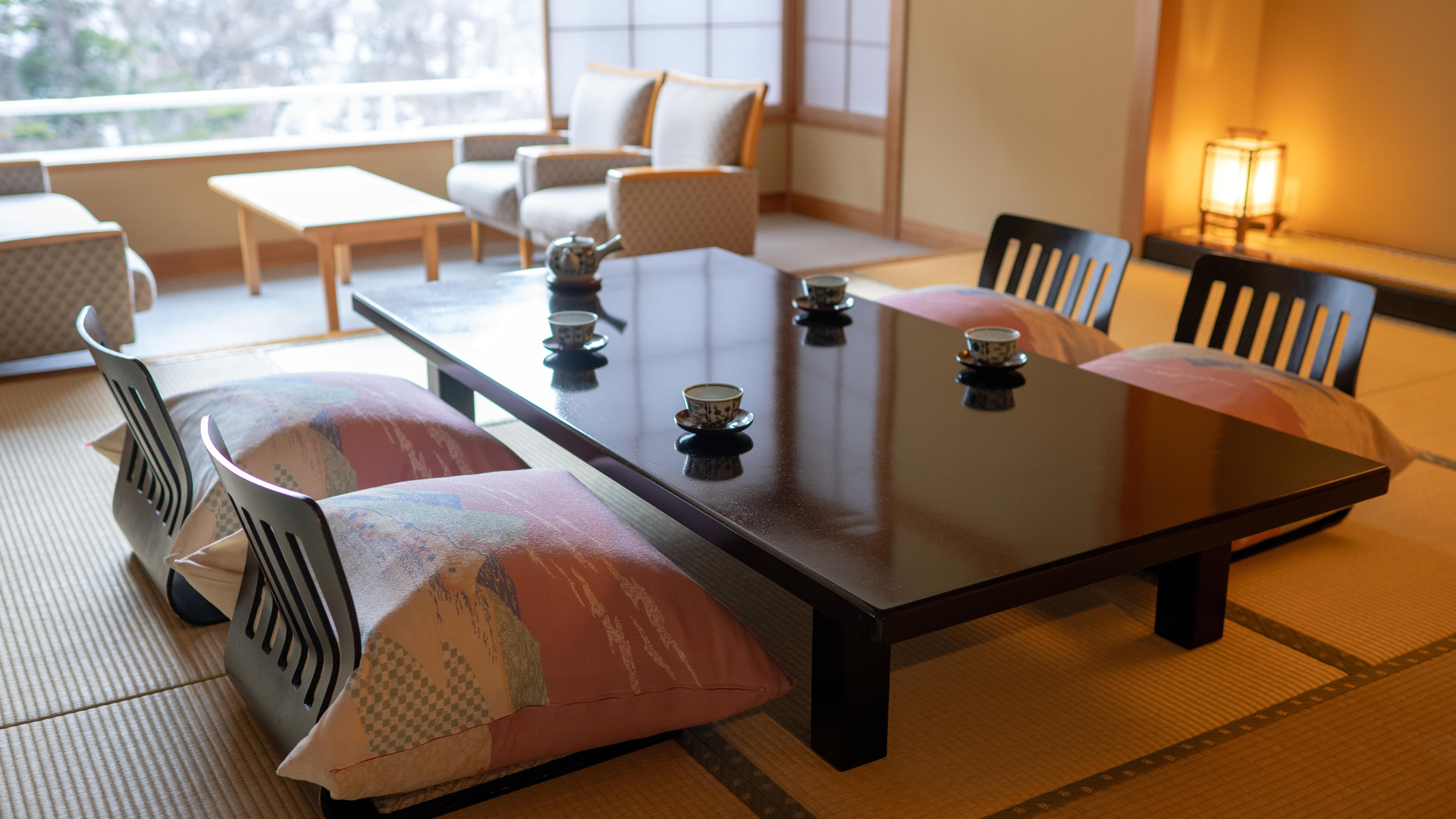 【デラックス和室 12.5畳｜凌雲閣】明るく開放感があり一番人気のお部屋です♪