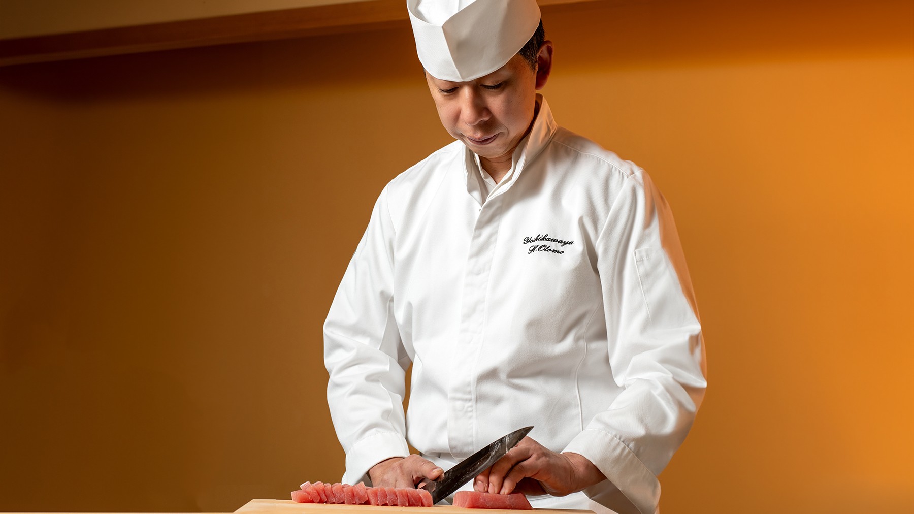 【吉川屋 料理長】旬の食材を丁寧に鮮やかに調理。こだわりの会席料理をお楽しみください