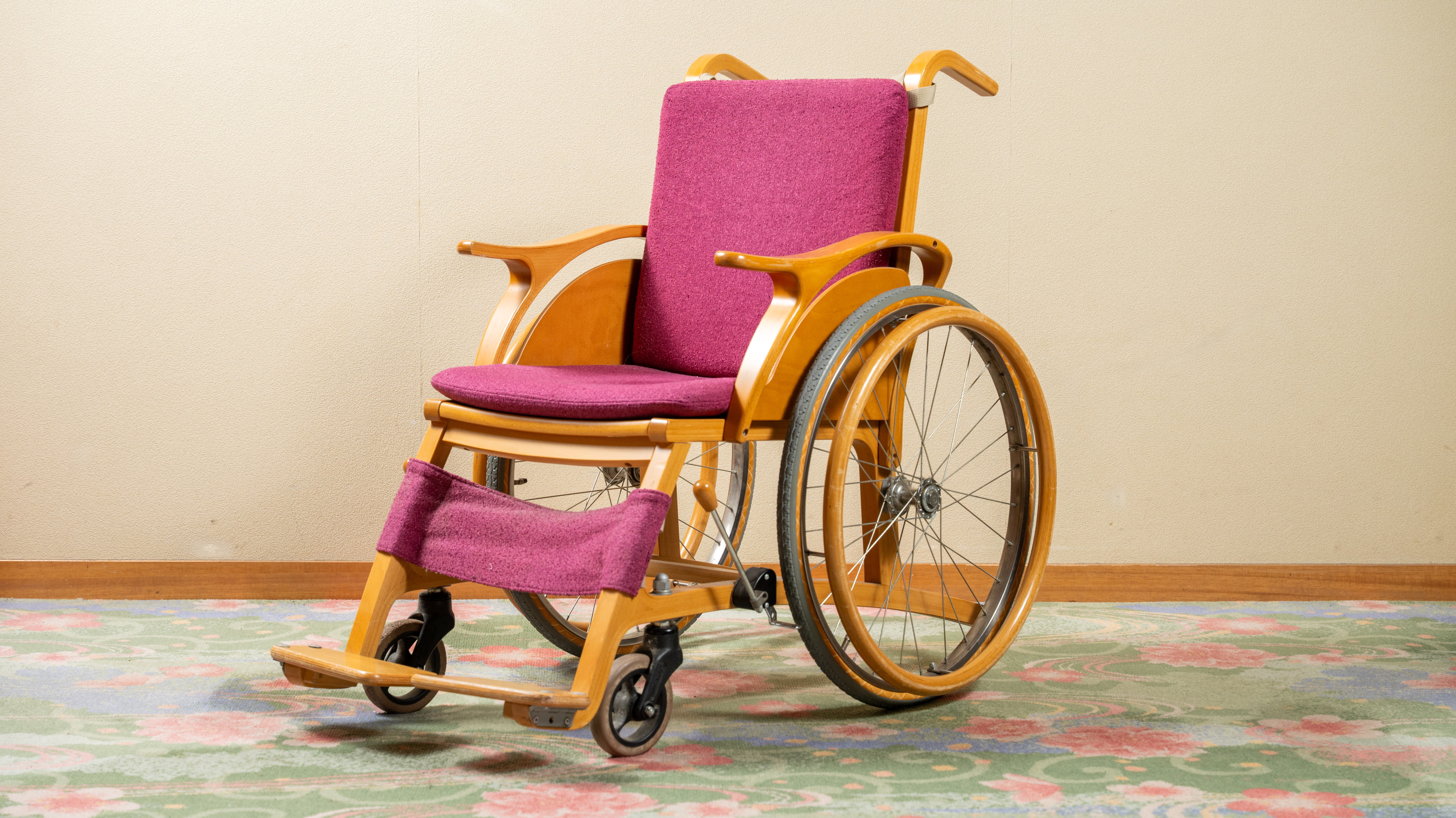 【車いす】貸出がございます。ご利用の際はお問合せください