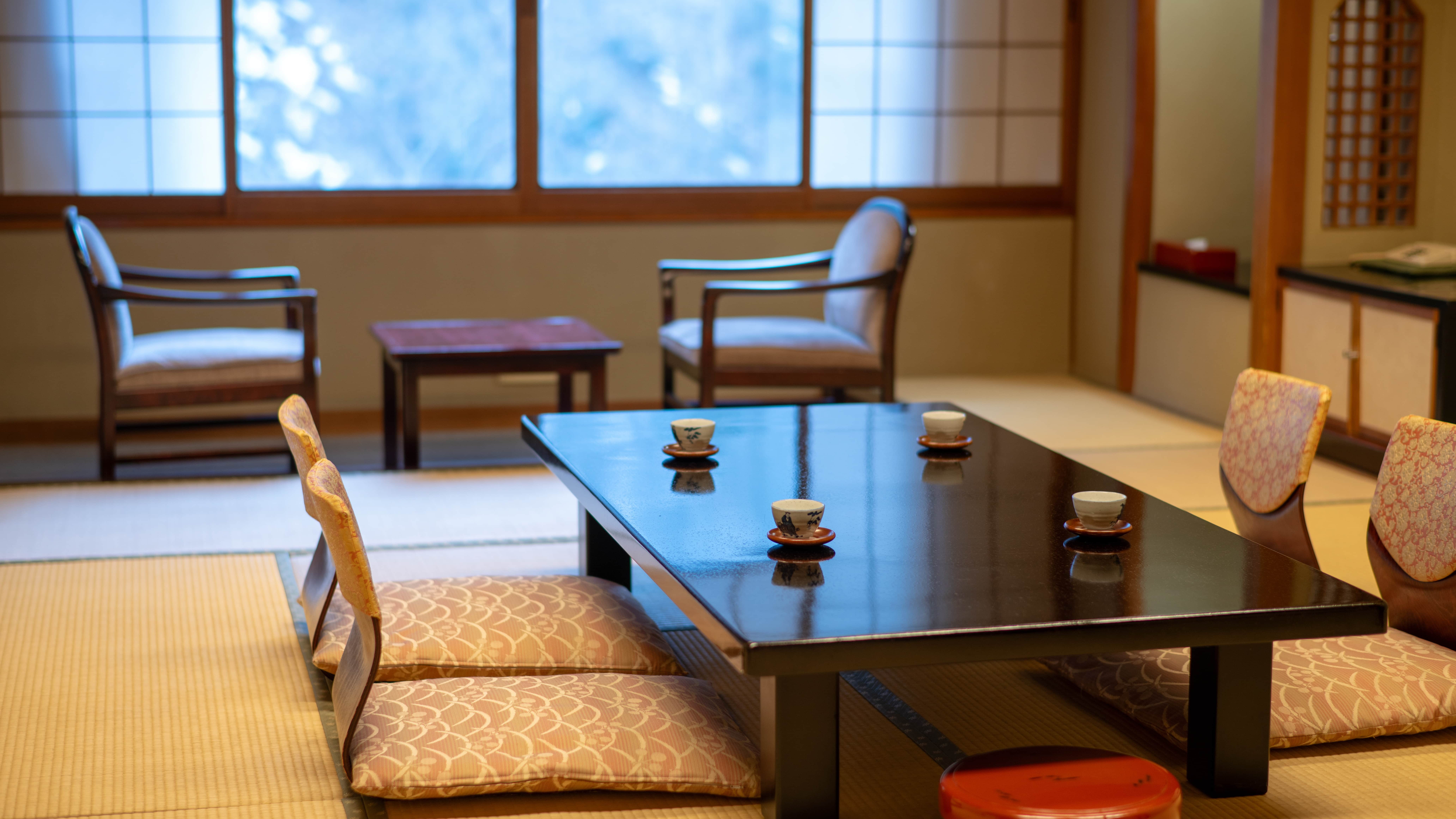 【コンフォート和室 12畳｜紅雲閣】落ち着いたレトロな雰囲気のお部屋です