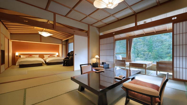 ロイヤルフロア露天風呂付客室〜ご夕食は月替わり究極会席「風舞」【レイトチェックアウト】