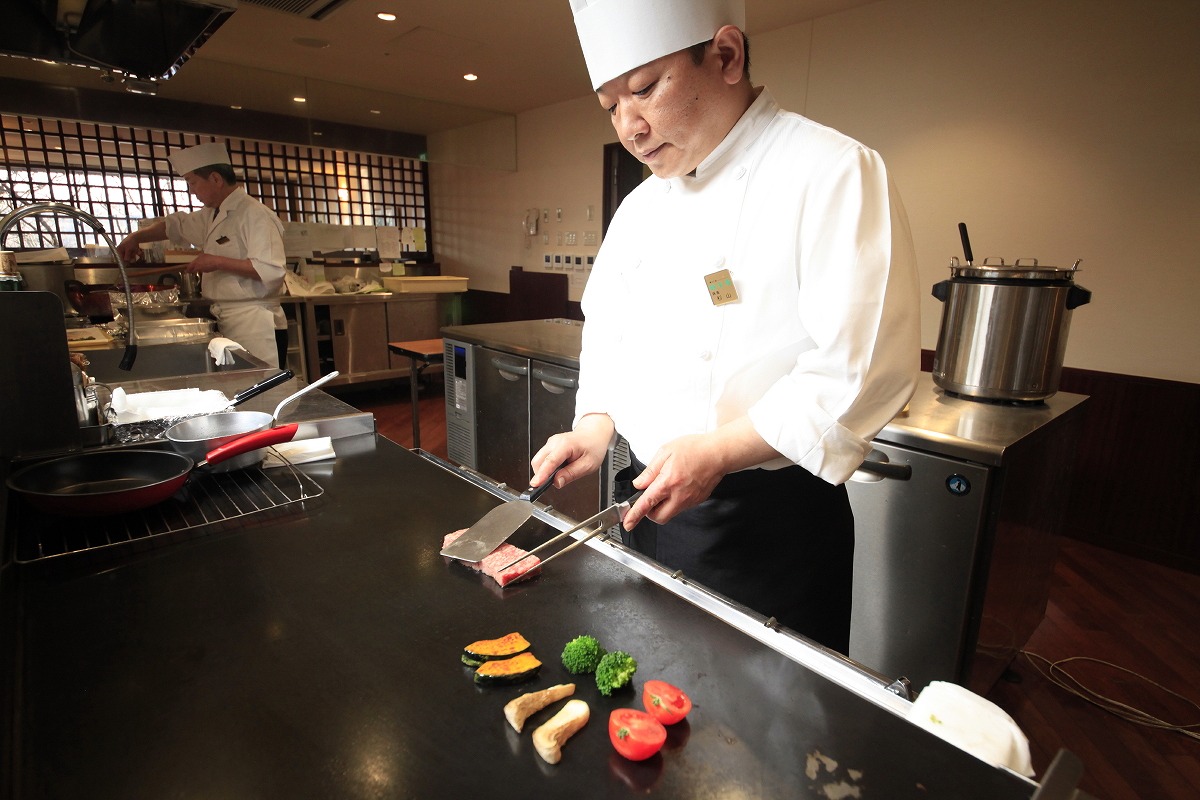 緑水御膳プランのメイン料理「仙台牛ステーキ」