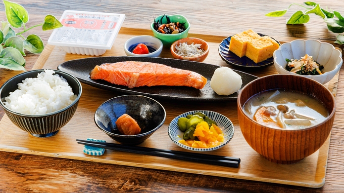 【タイムセール】人気の手作り和朝食膳＆自由に過ごせるラウンジ＜朝食付＞