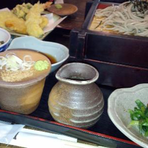 【時代屋】当館より車で8分。江戸時代の雰囲気をそのままに上州の手作り料理を食べられるお食事処です。