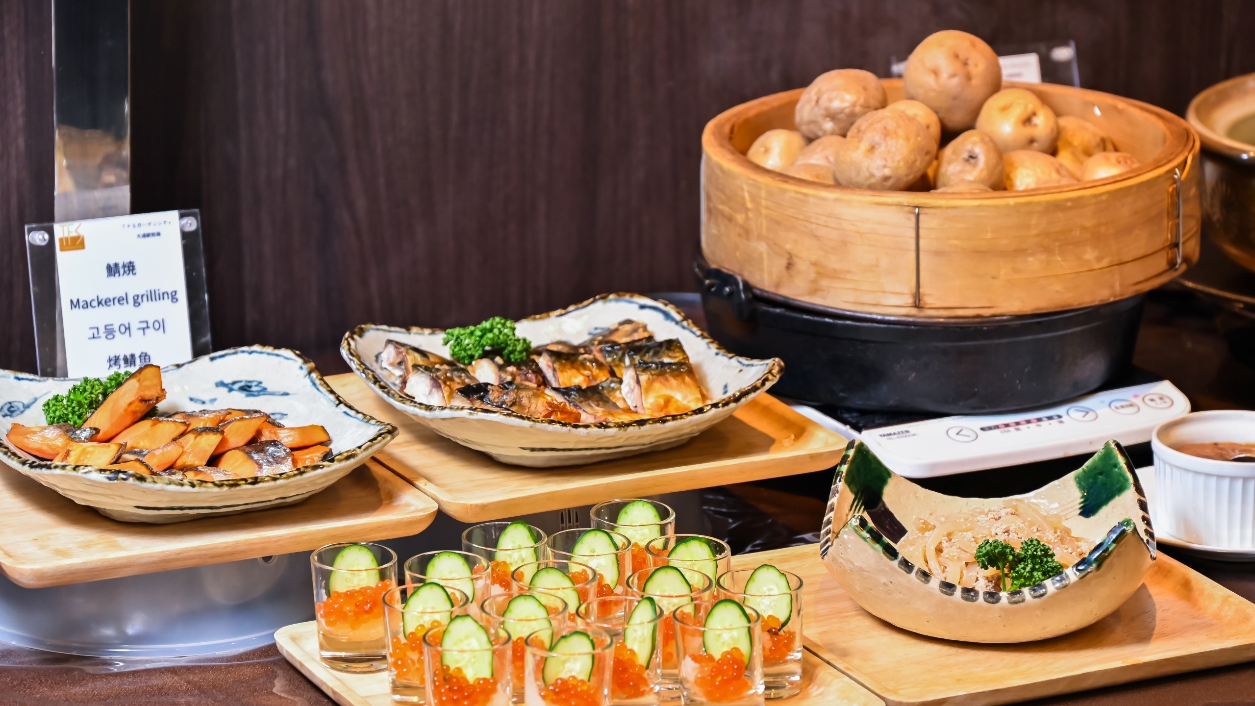 朝食　ますこおろしと焼き魚