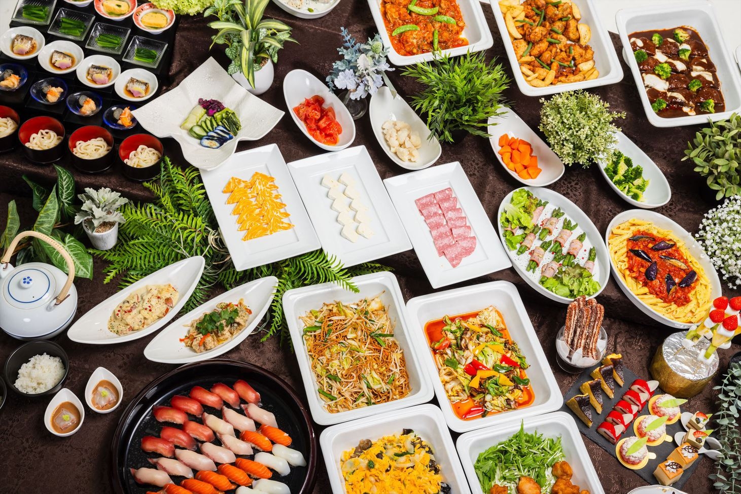 【年末年始限定】ホテルで過ごすオールインクルーシブ☆夕朝食バイキング ☆《大浴場＆駐車場無料》