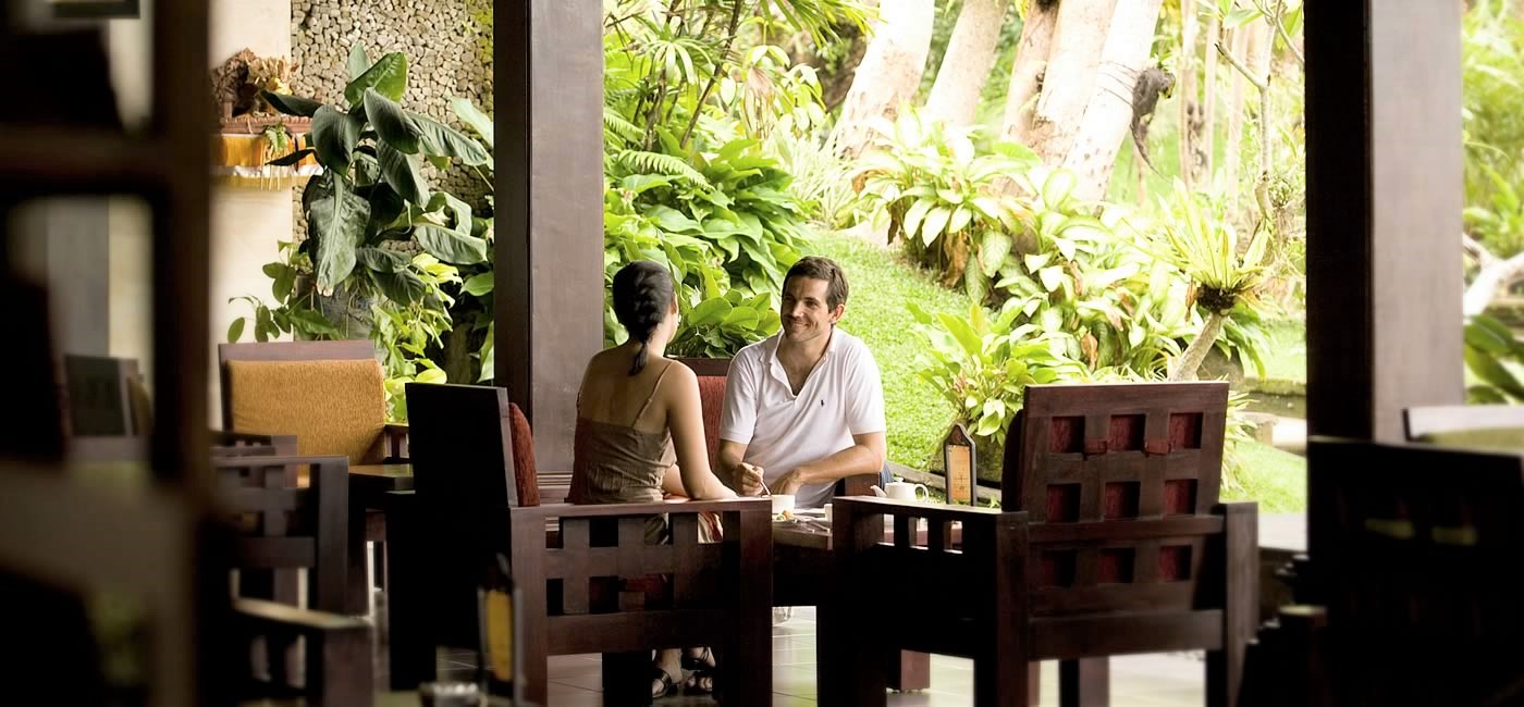  『ザーラウンジ(The Lounge)』