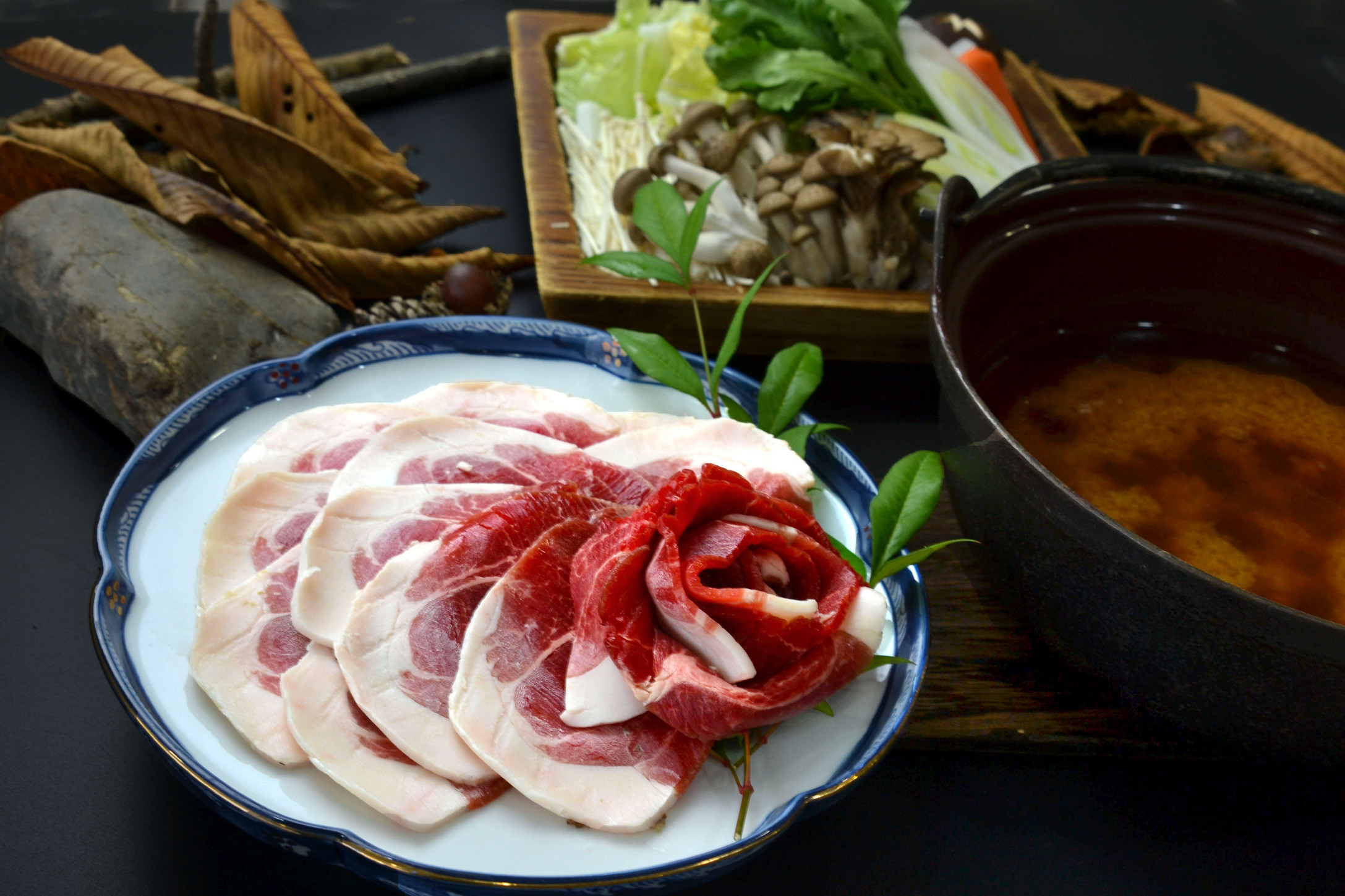【選べるグルメプラン・いのしし鍋付】夕食に両神荘特製「いのしし鍋」が付いています♪
