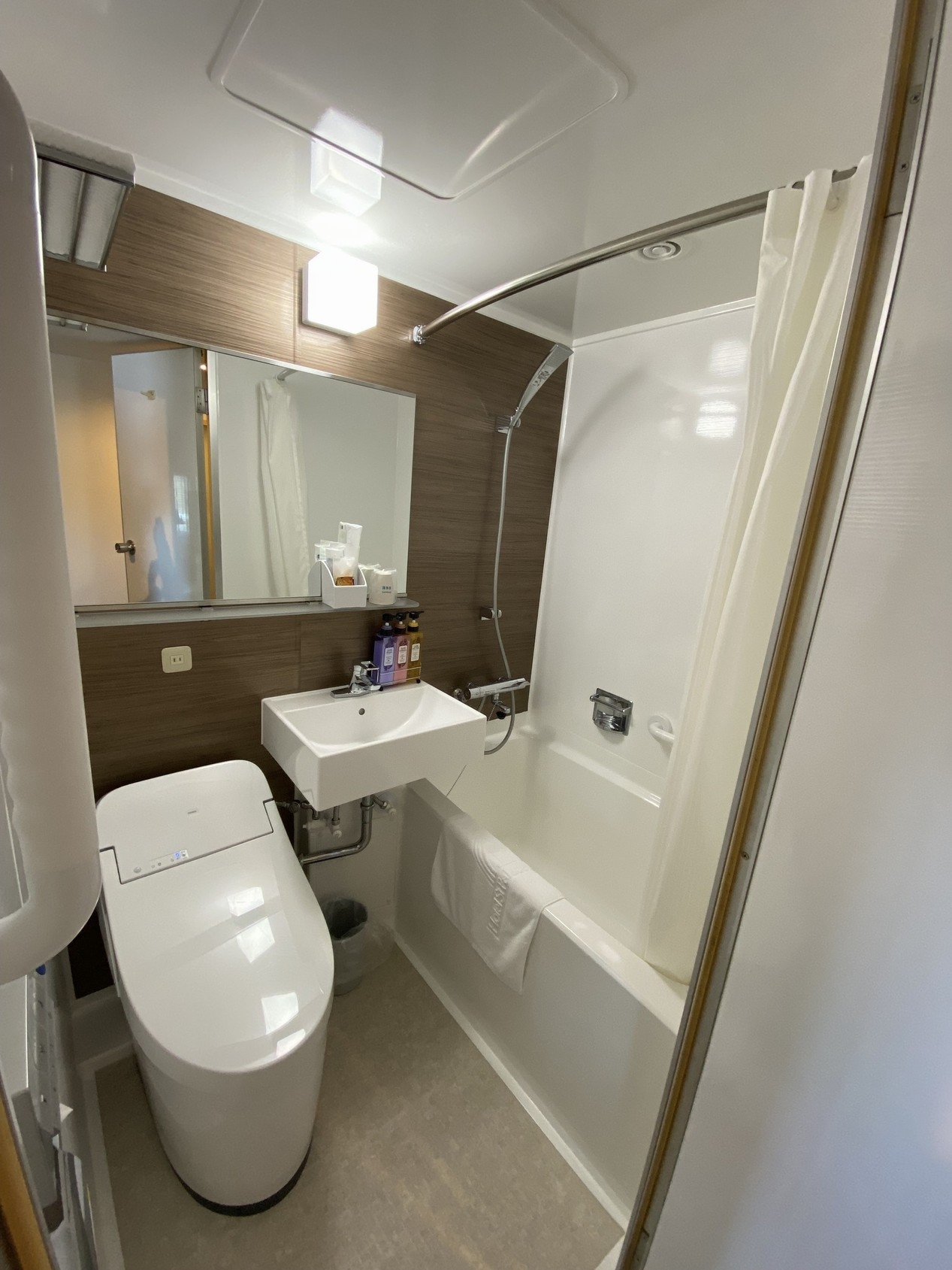 【お得♪ プライスプラン】 数量限定3月31日まで 素泊まり 清潔感のあるデュベ布団 空気清浄機完備