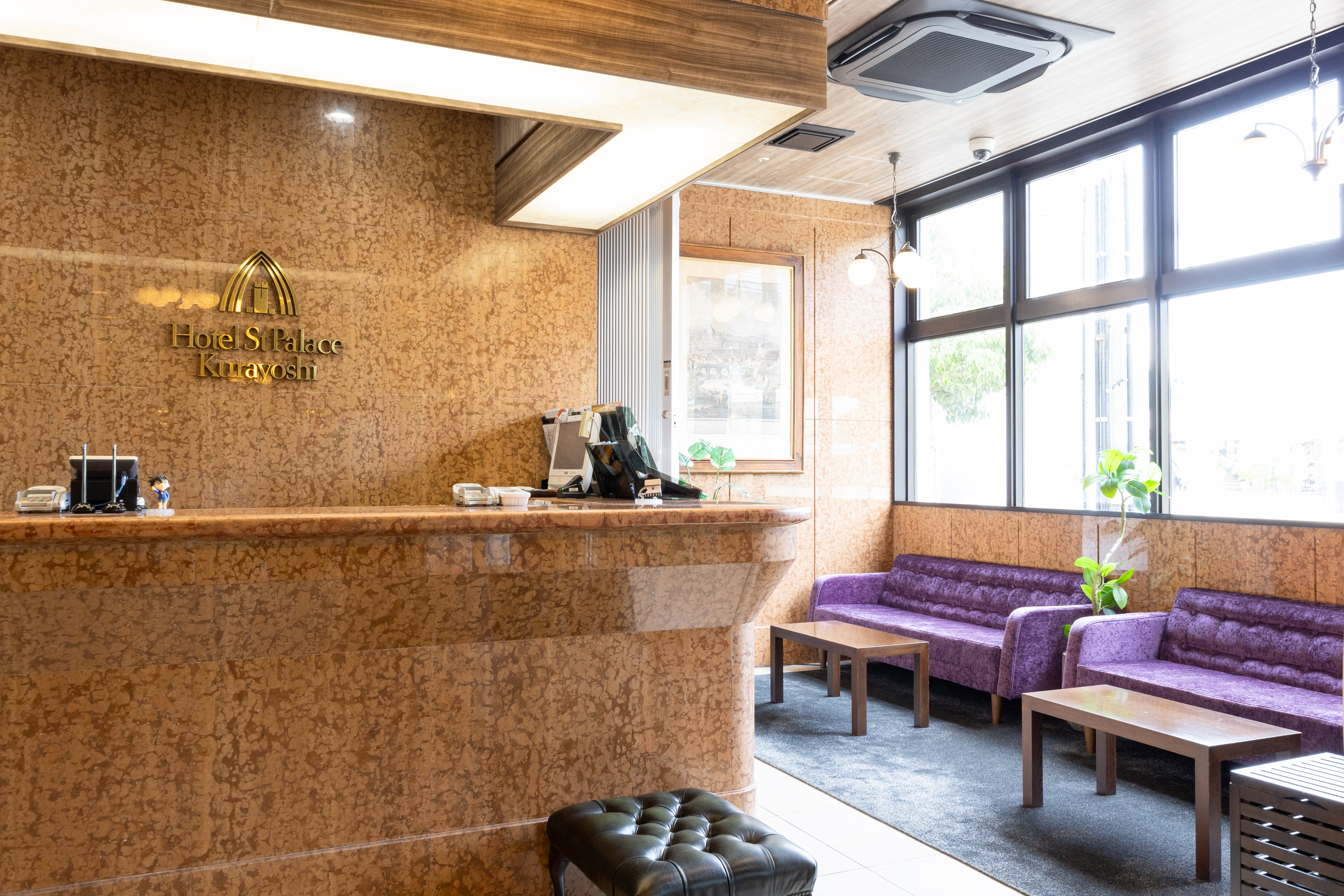 １階ロビー　ソファ