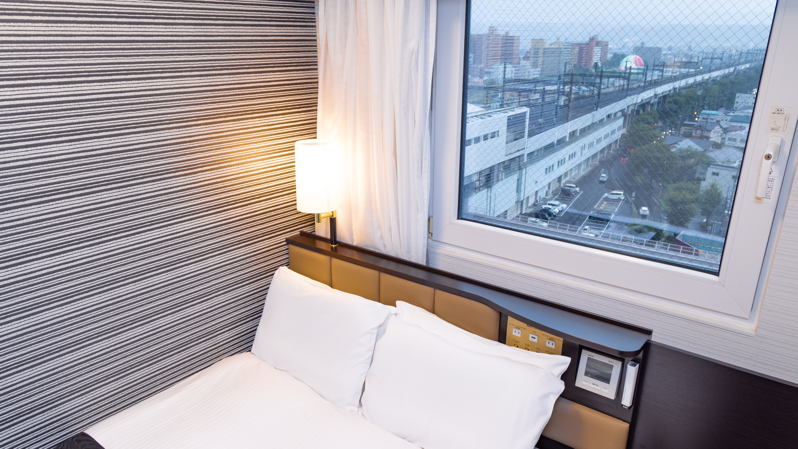 【客室　トレインビュー】