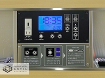 <全寝室>カプセルユニット内コントロールパネル調光、換気ファン、目覚ましなどをコントロールできます。