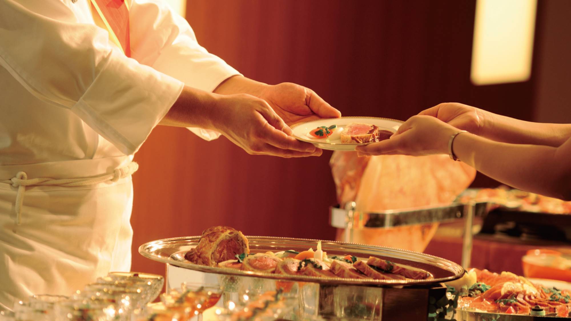 【楽天月末セール】びわプリ夏祭り　ショー付きサマーディナーブッフェ＆プールで夏を満喫（夕朝食付き）