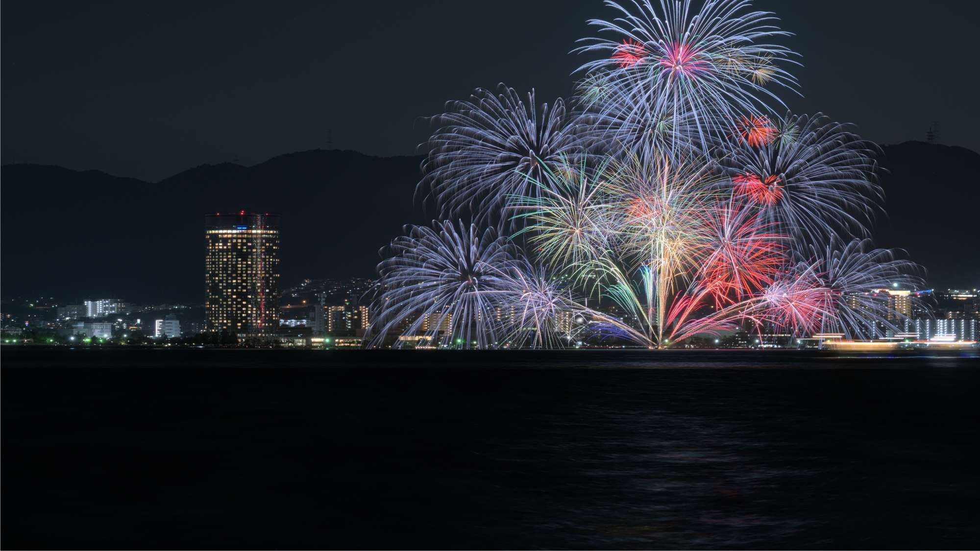 【お日にち限定】彩り豊かな中国料理コースと湖上花火を愉しむ絶景ステイ（夕朝食付き）