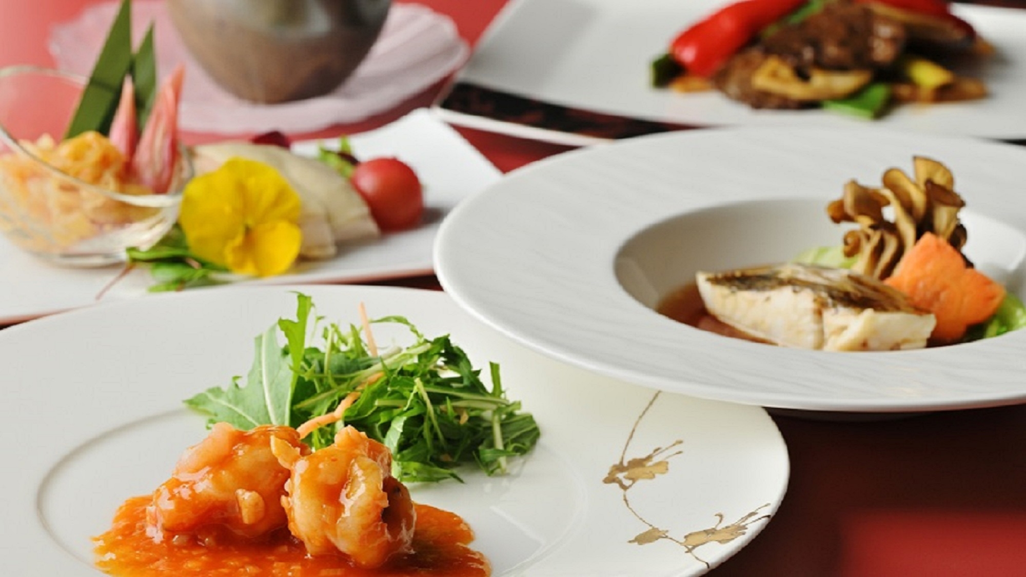 【お日にち限定】彩り豊かな中国料理コースと湖上花火を愉しむ絶景ステイ（夕朝食付き）