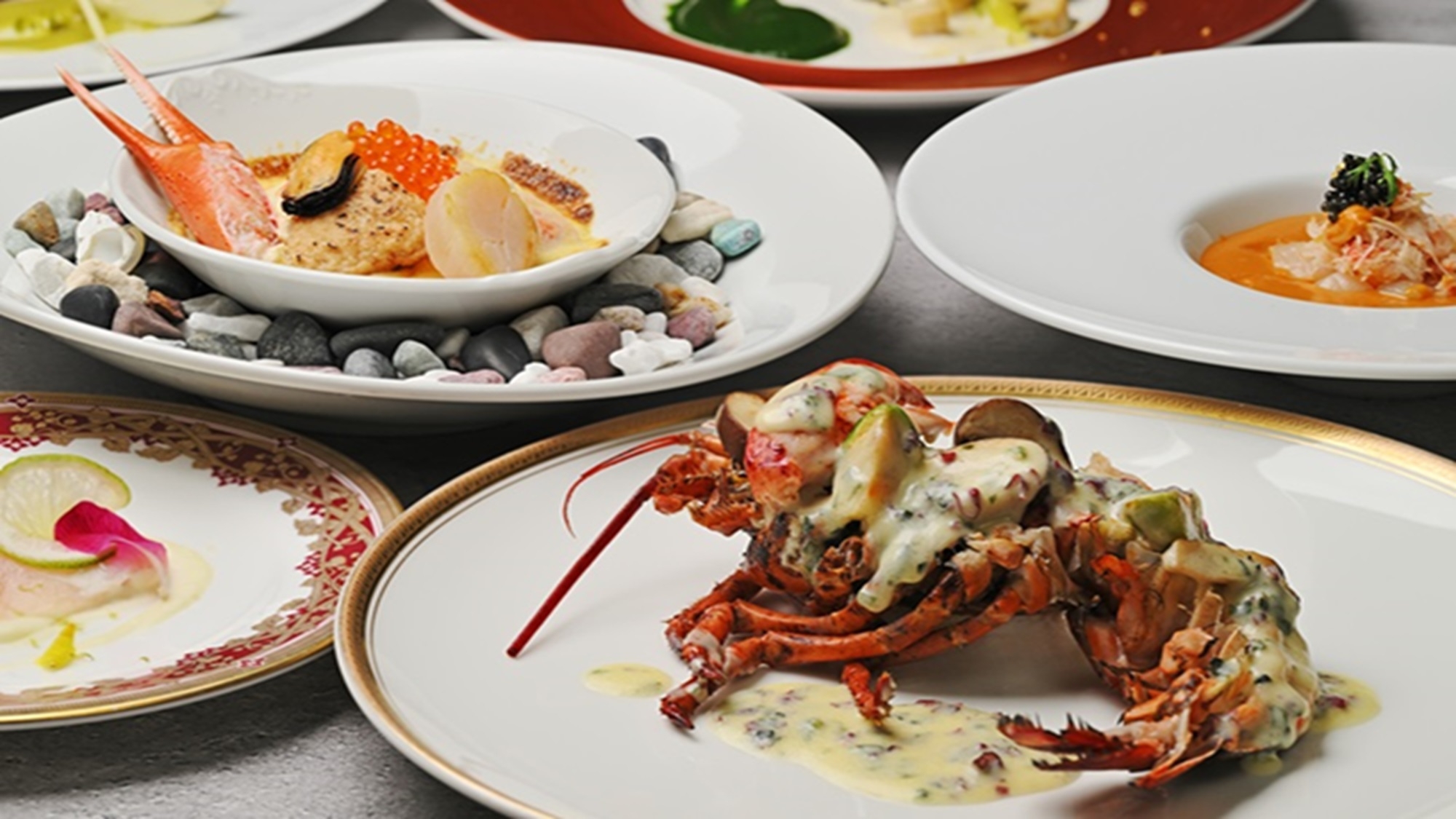 【LUXDAYSセール】[カップルプラン]32・34F確約！最上階レストランで味わうフレンチディナー