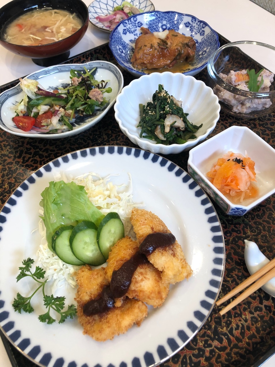 日替わり夕食つき宿泊プラン18時から20時提供　日祝日夕食はお休みです