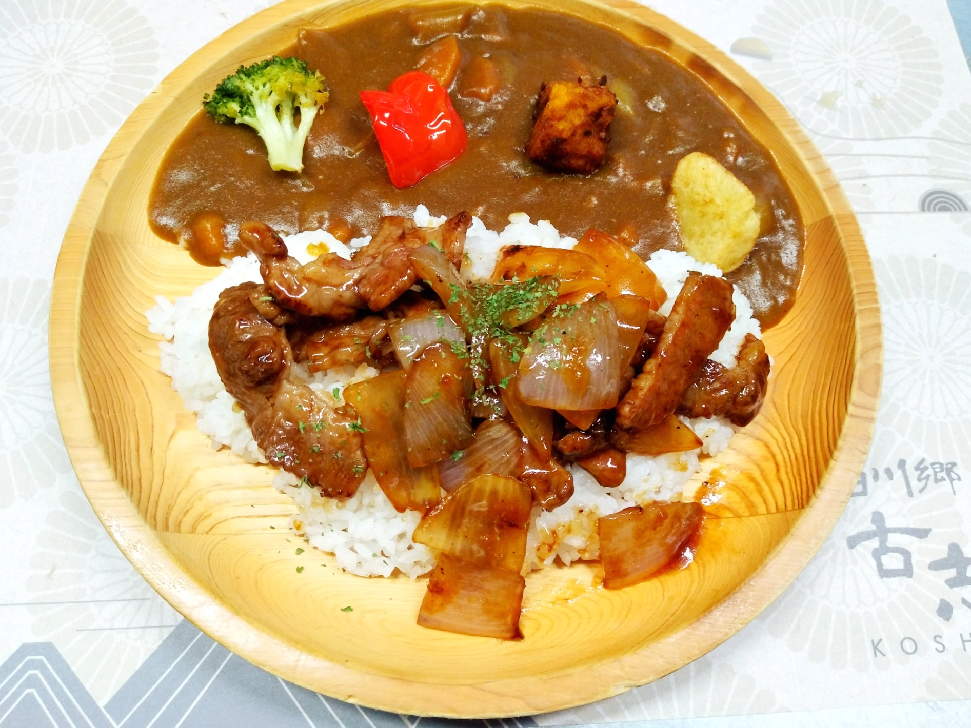 飛騨牛カレー１７００円／食（税込み）