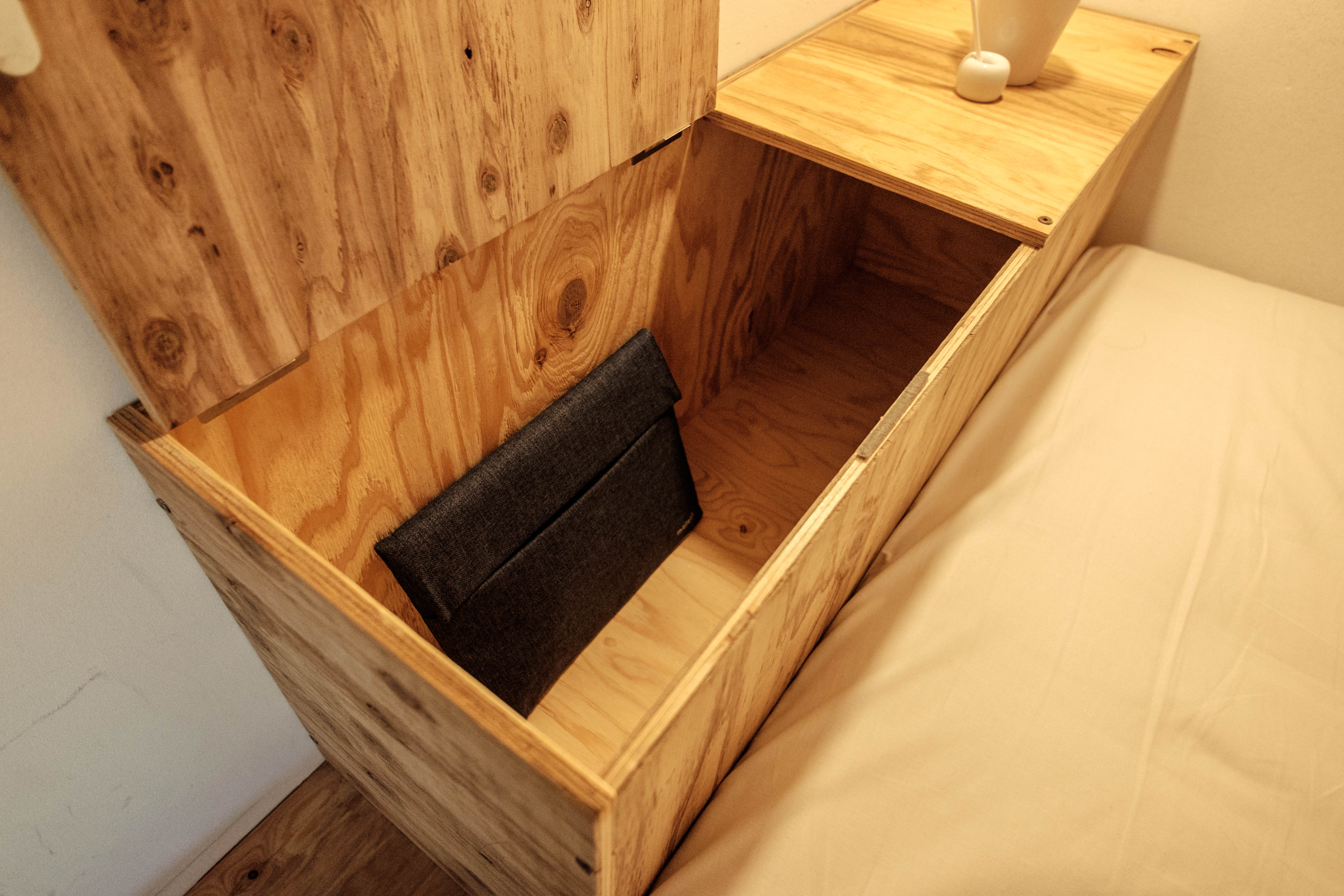 PCやバックパックも入る大型セキュリティロッカー