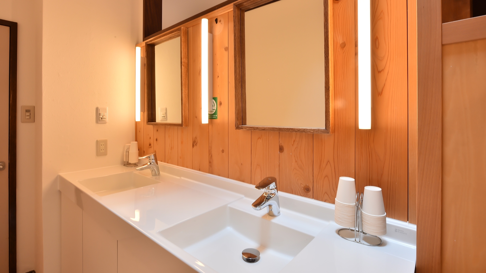 【ペンション東山白馬】　洗面台