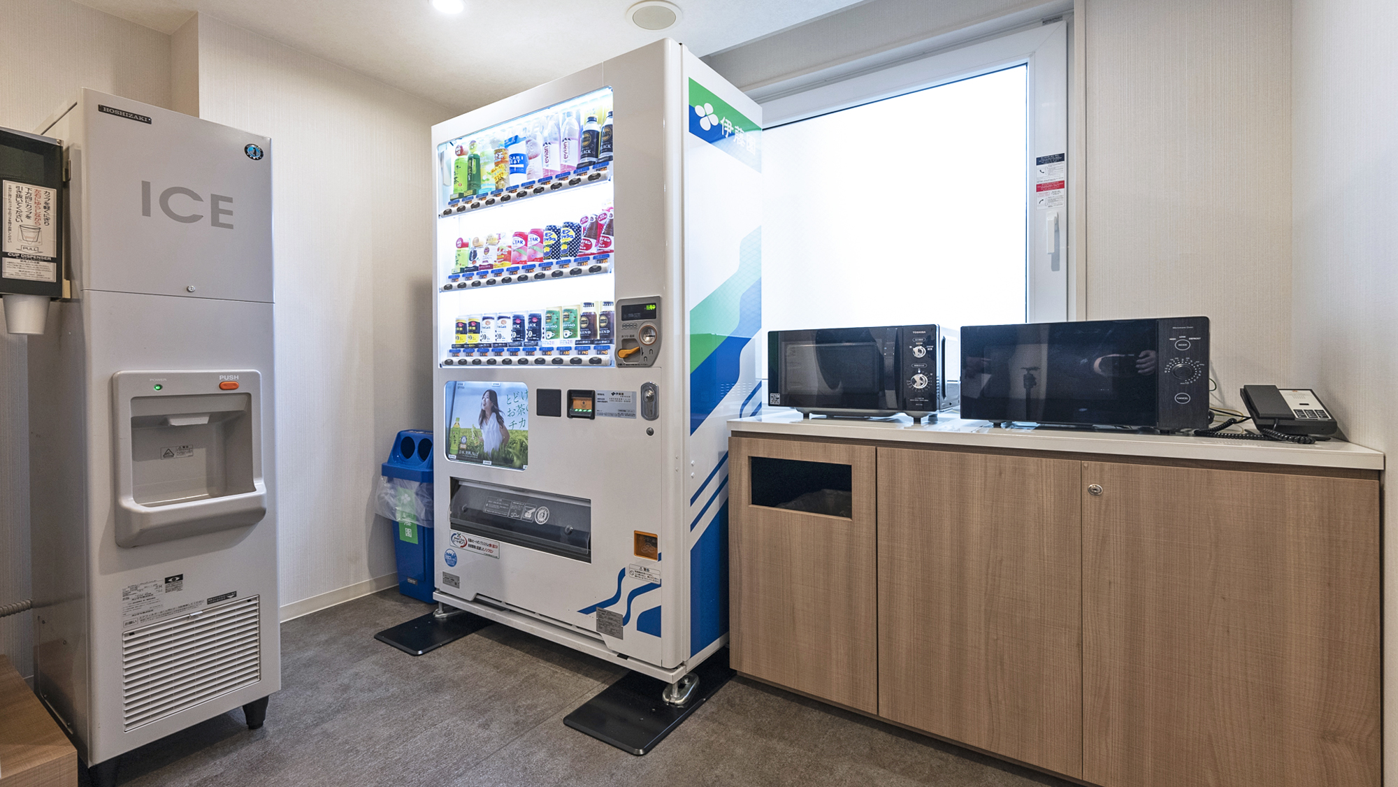 【3階】電子レンジ・製氷機・自動販売機