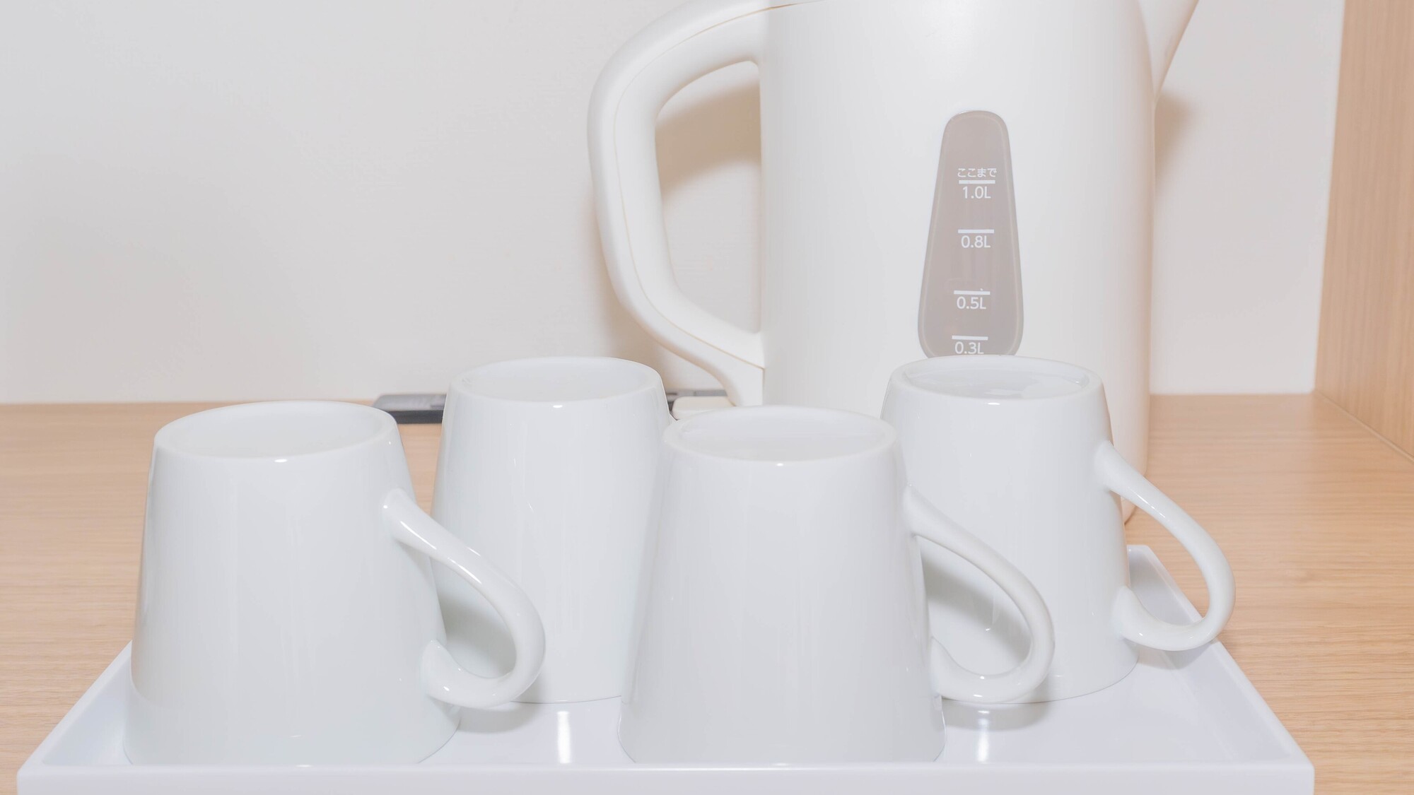 ティータイムに便利なケトルとマグカップ