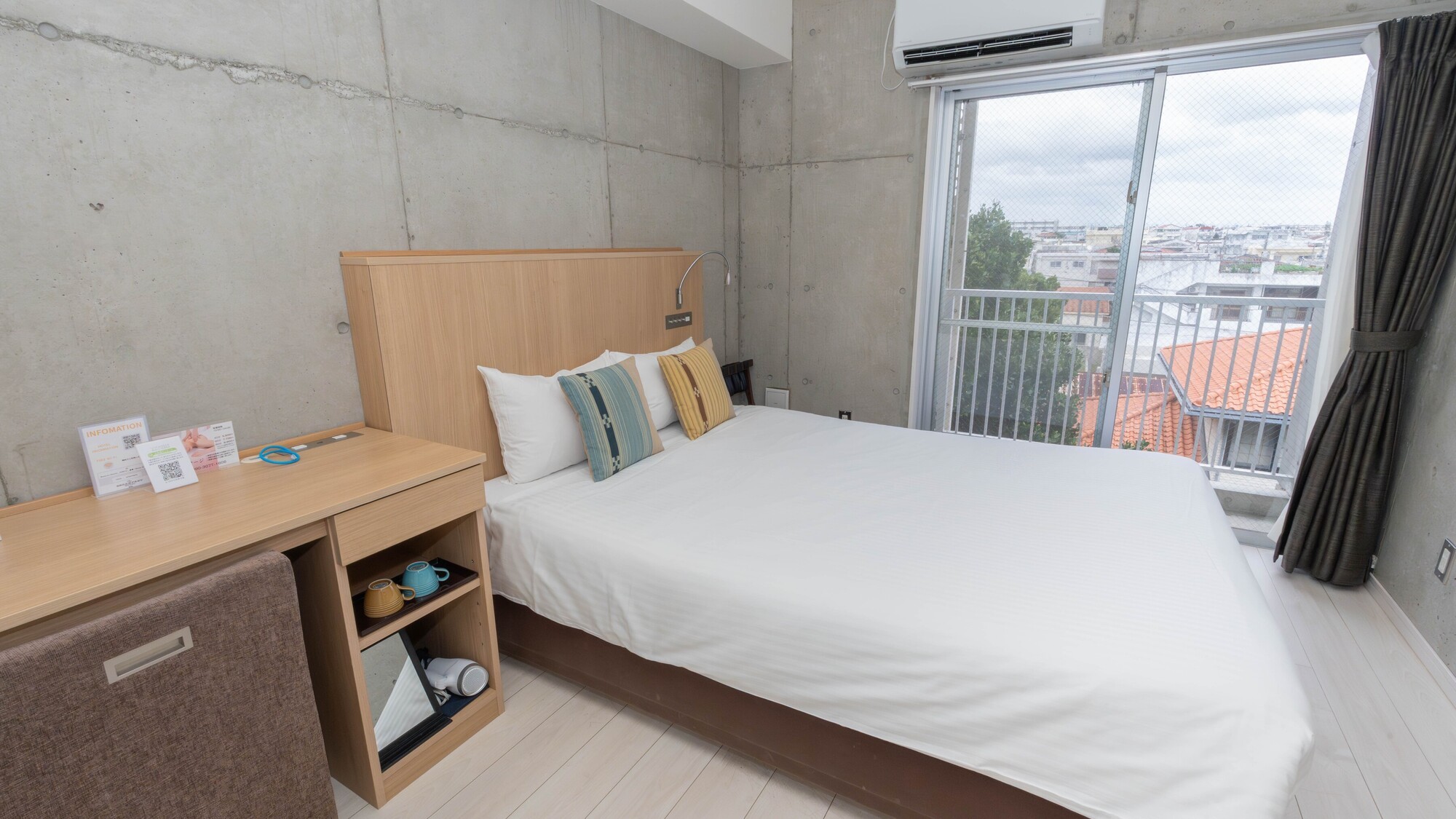 18㎡　ダブルベッド1台（ベッド幅140cm）