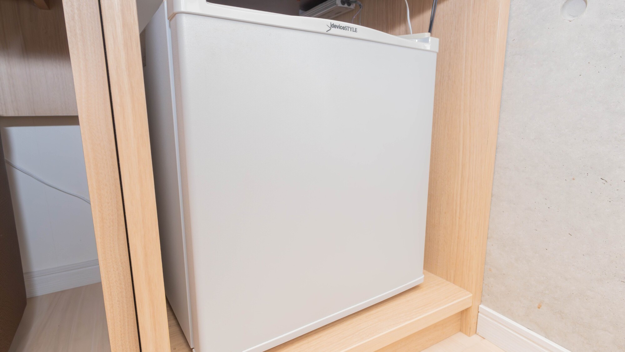 冷蔵庫の中身は空となっています