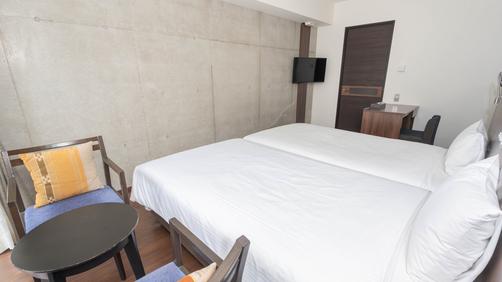 廊下の音を気にせずテーブルを囲んでリラックス