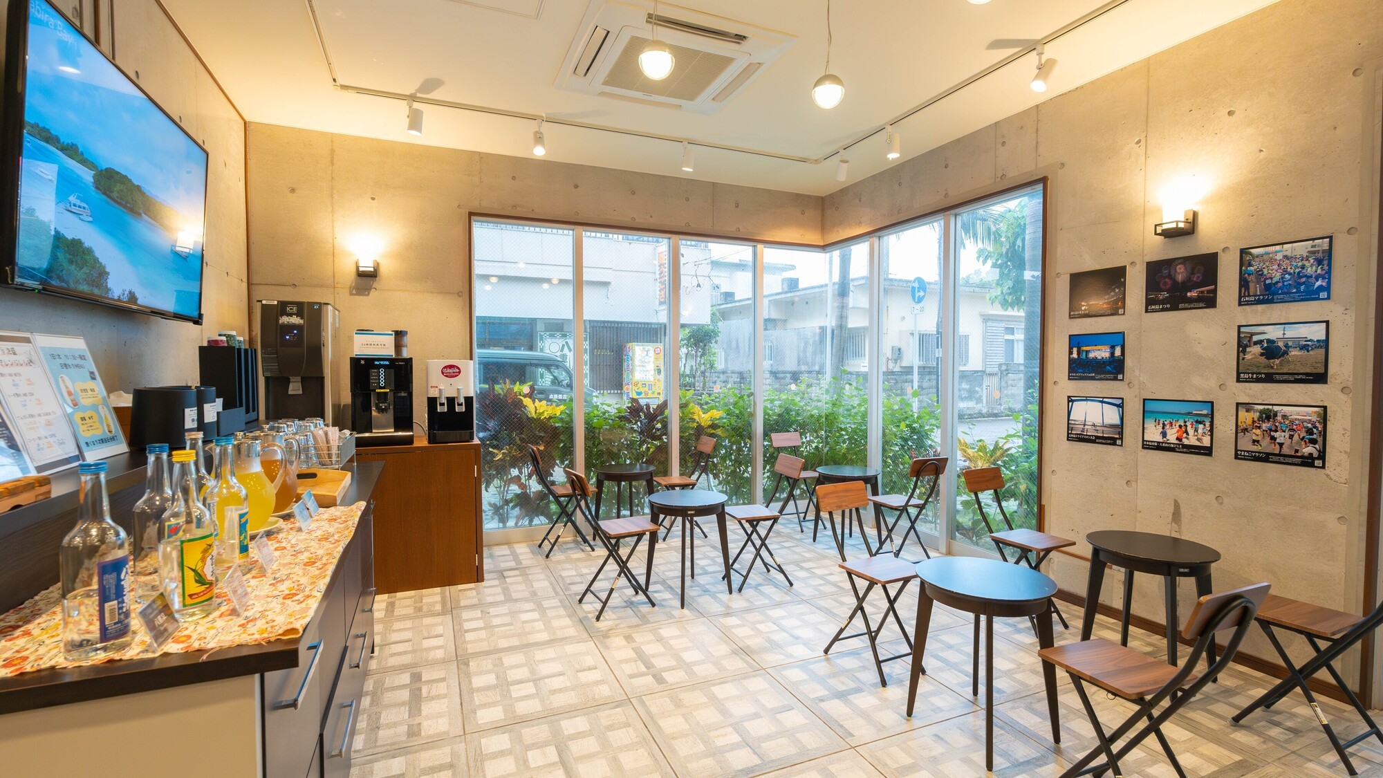 コンド棟：コンド棟宿泊者限定ドリンクラウンジ