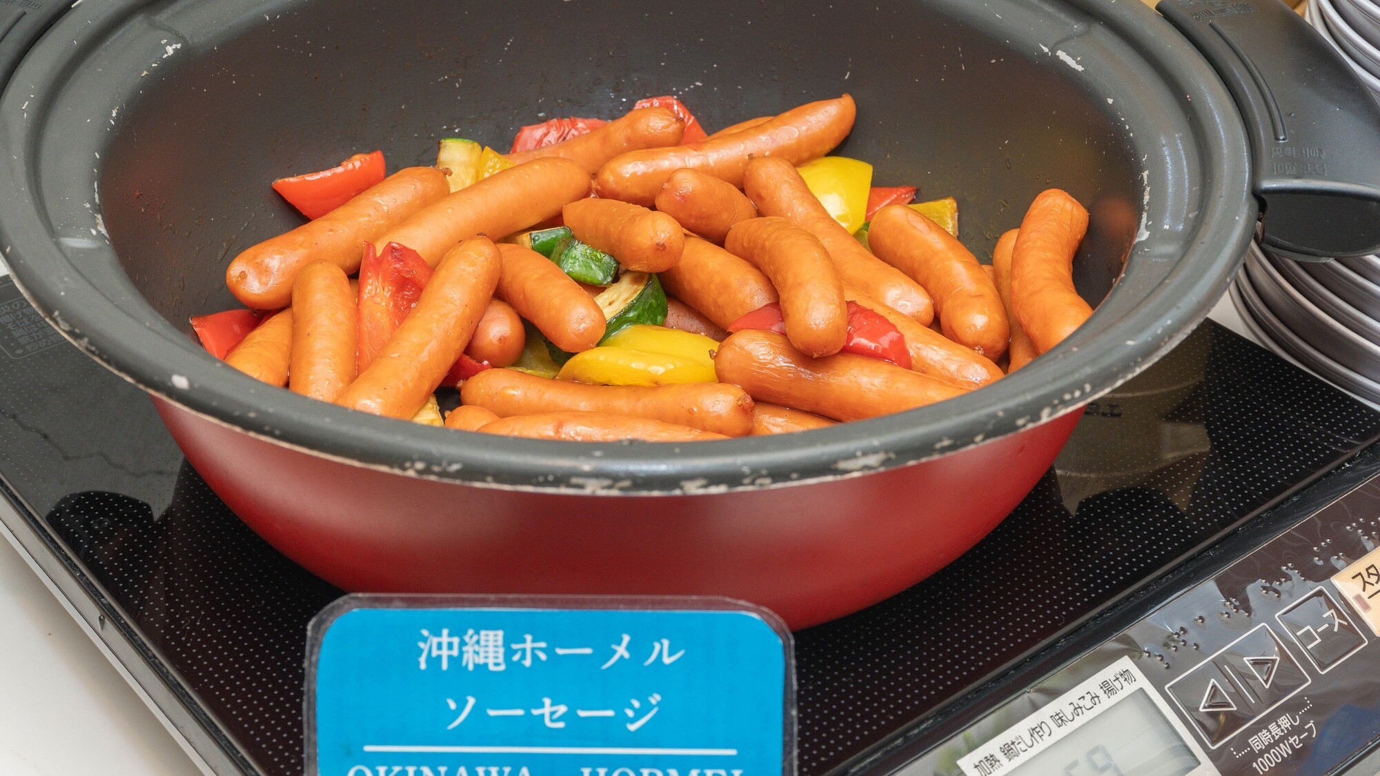 地元で愛される「ホーメル」のソーセージ